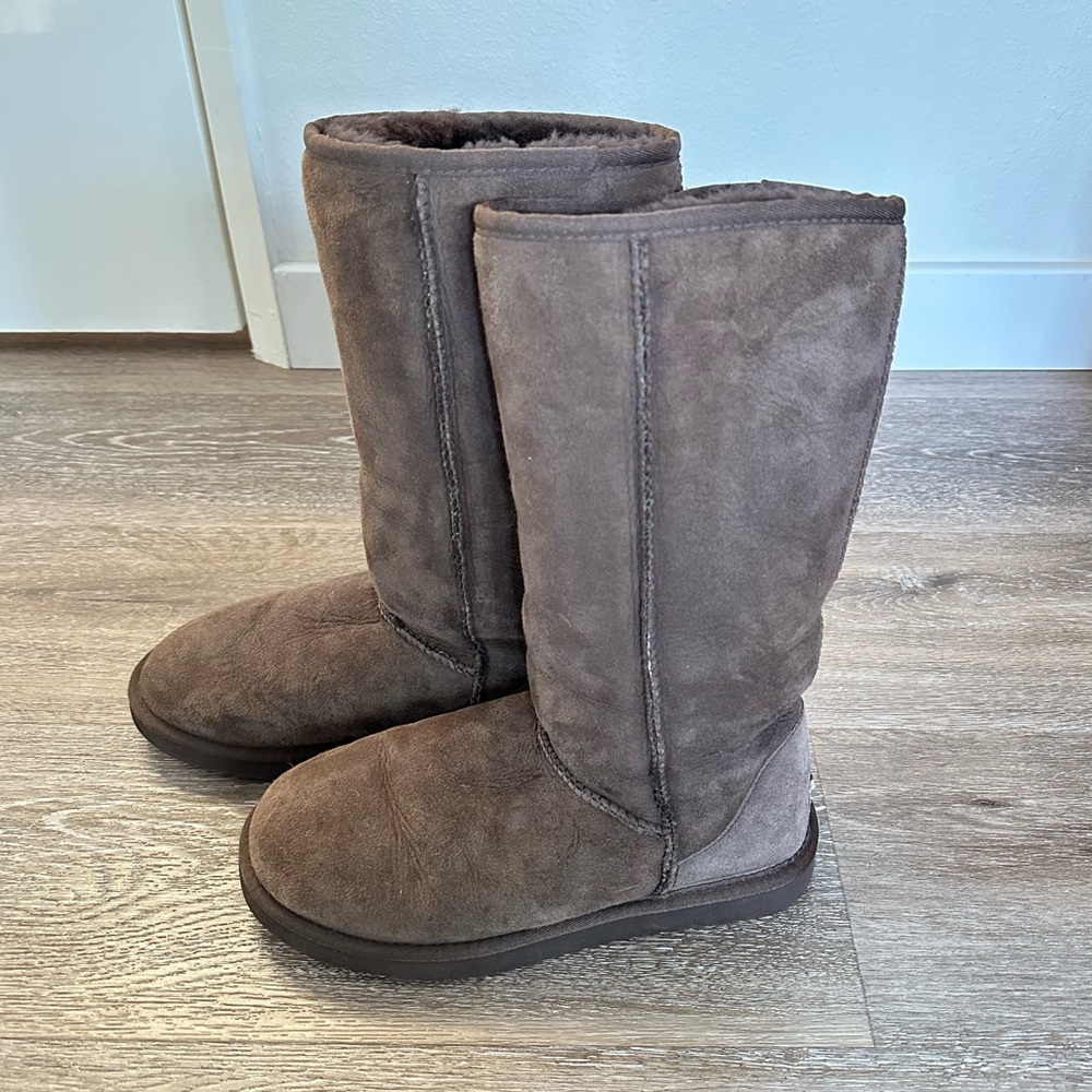 Classic Tall UGG (Dark Brown)